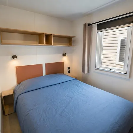 Mobil 6 Pers - Terrasse - - Api-1-52-570 Camping